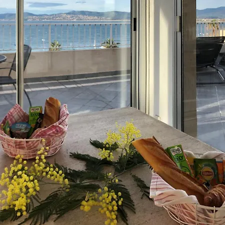 2 Pieces Avec Balcon, Climatise, Proche Et Centre-ville - Fr-1-466a-2 Сен-Рафаэль